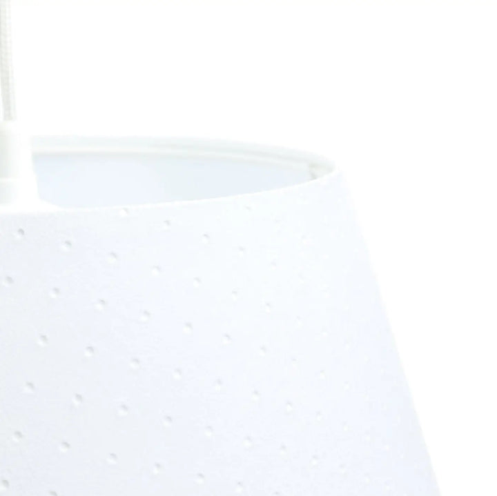 Suspension luminaire blanche bell jasmin avec abat-jour blanc à texture subtilement ponctuée