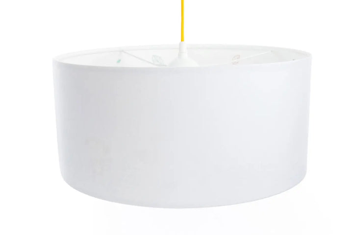 Suspension luminaire sweet dreams blanc avec abat-jour cylindrique mat et cordon jaune aux adorables animaux