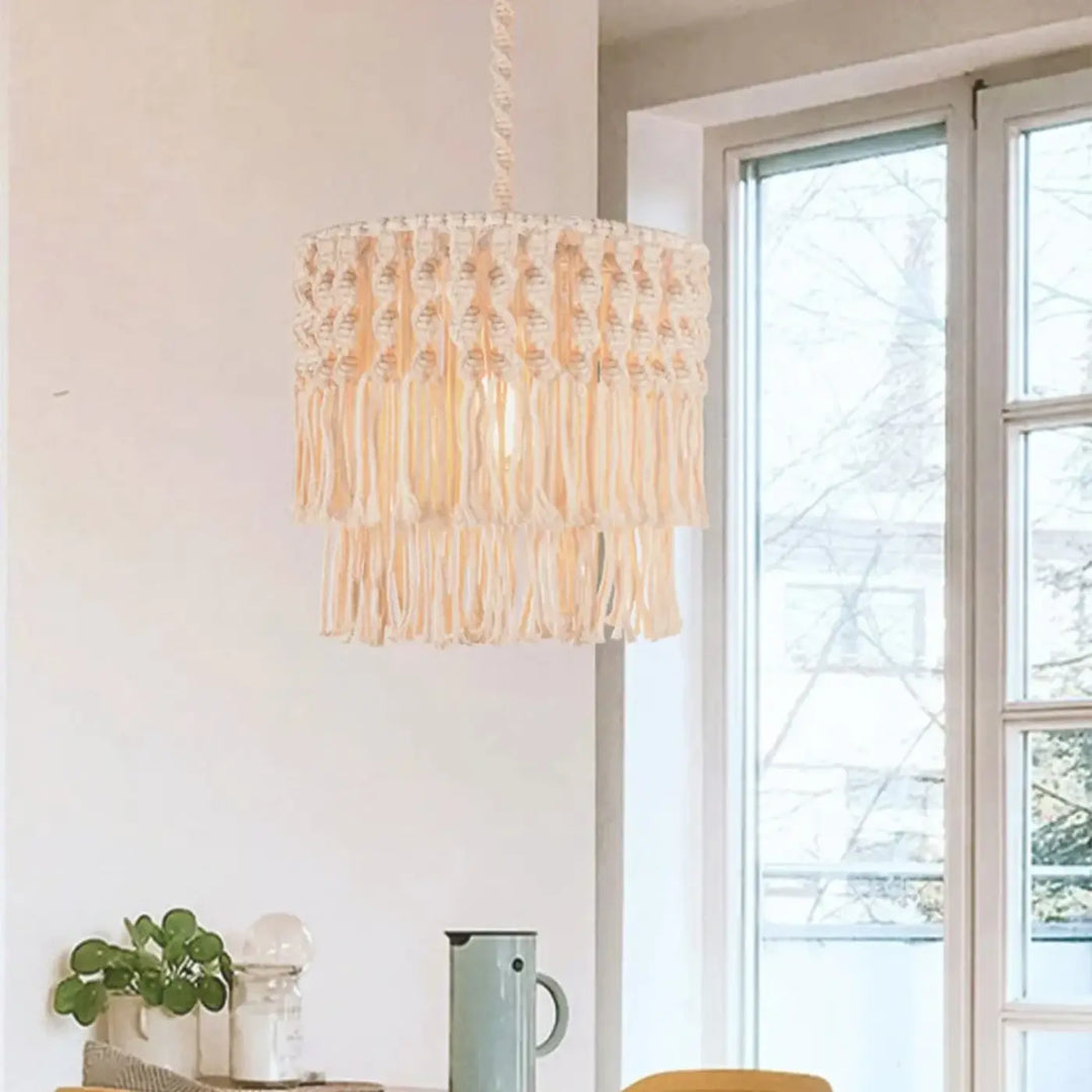 Luminaire plafonnier oreva en macramé crème avec franges cascades et design tissé en matières naturelles suspension luminaire bohème