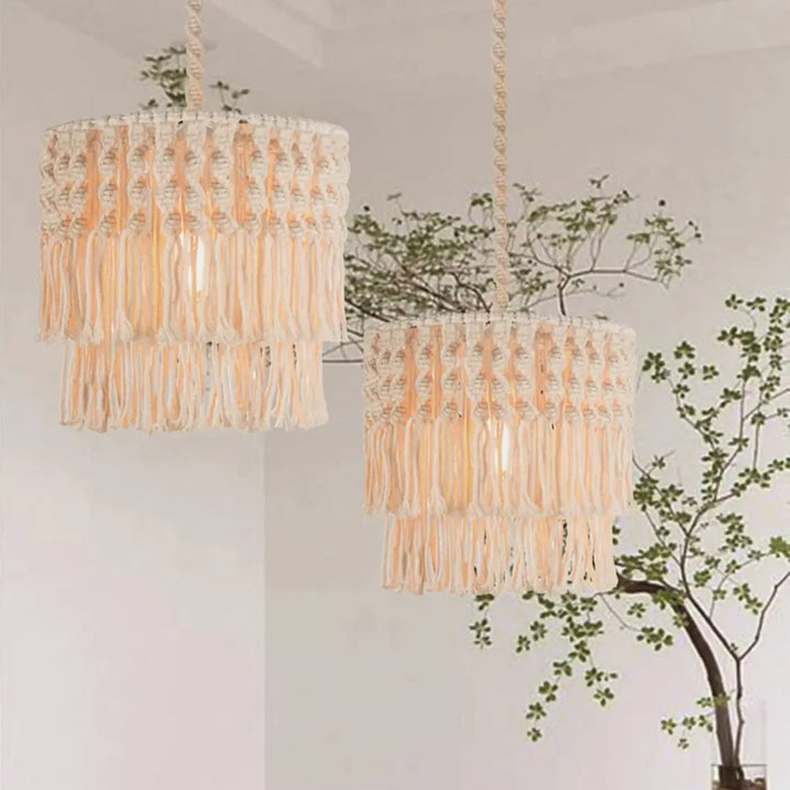 Luminaire plafonnier oreva en macramé beige avec tassels cascades en matières naturelles suspension luminaire bohème