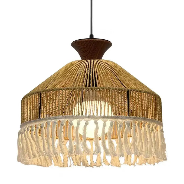 Suspension luminaire bohème en rotin naturel avec franges chic
