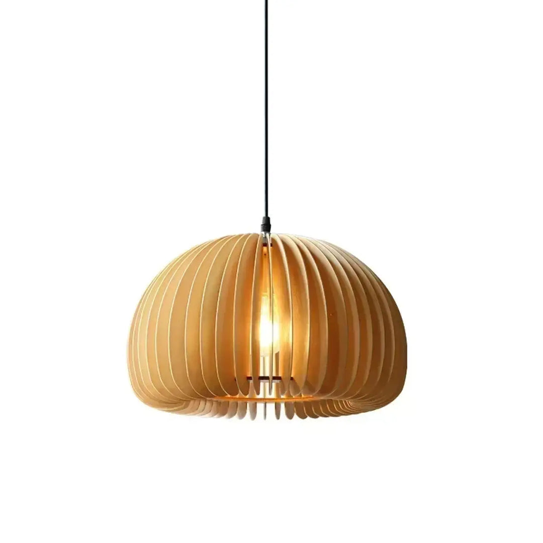 Suspension luminaire en bois aux courbes organiques et ajourées

