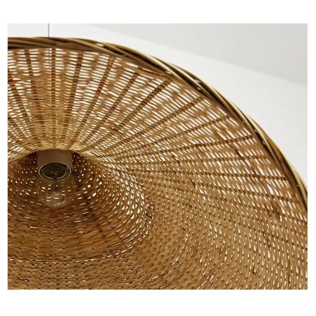 Suspension luminaire en bois et rotin inspiré des maisons de campagne

