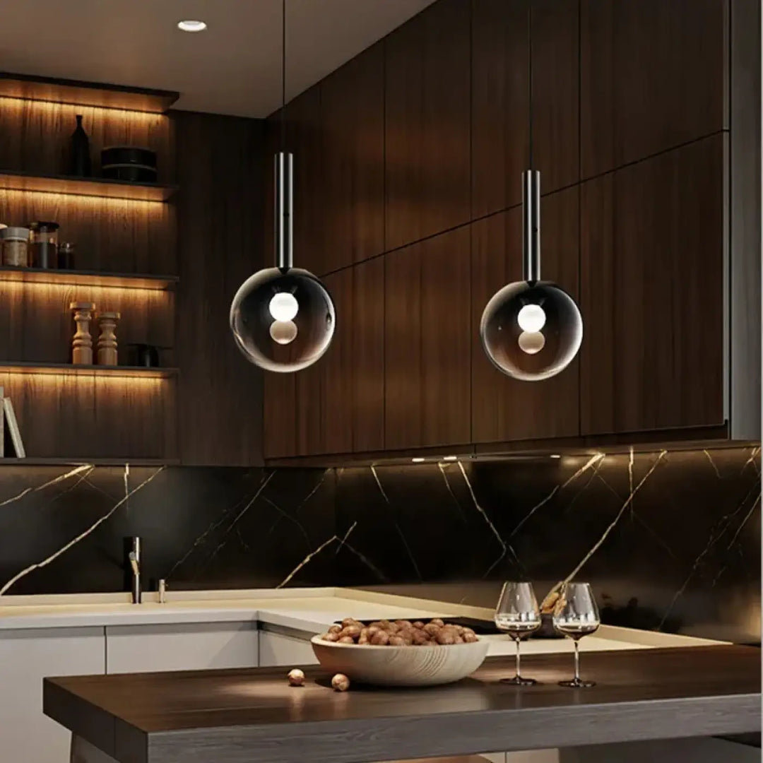 Suspension luminaire boule en verre fumé au style élégant