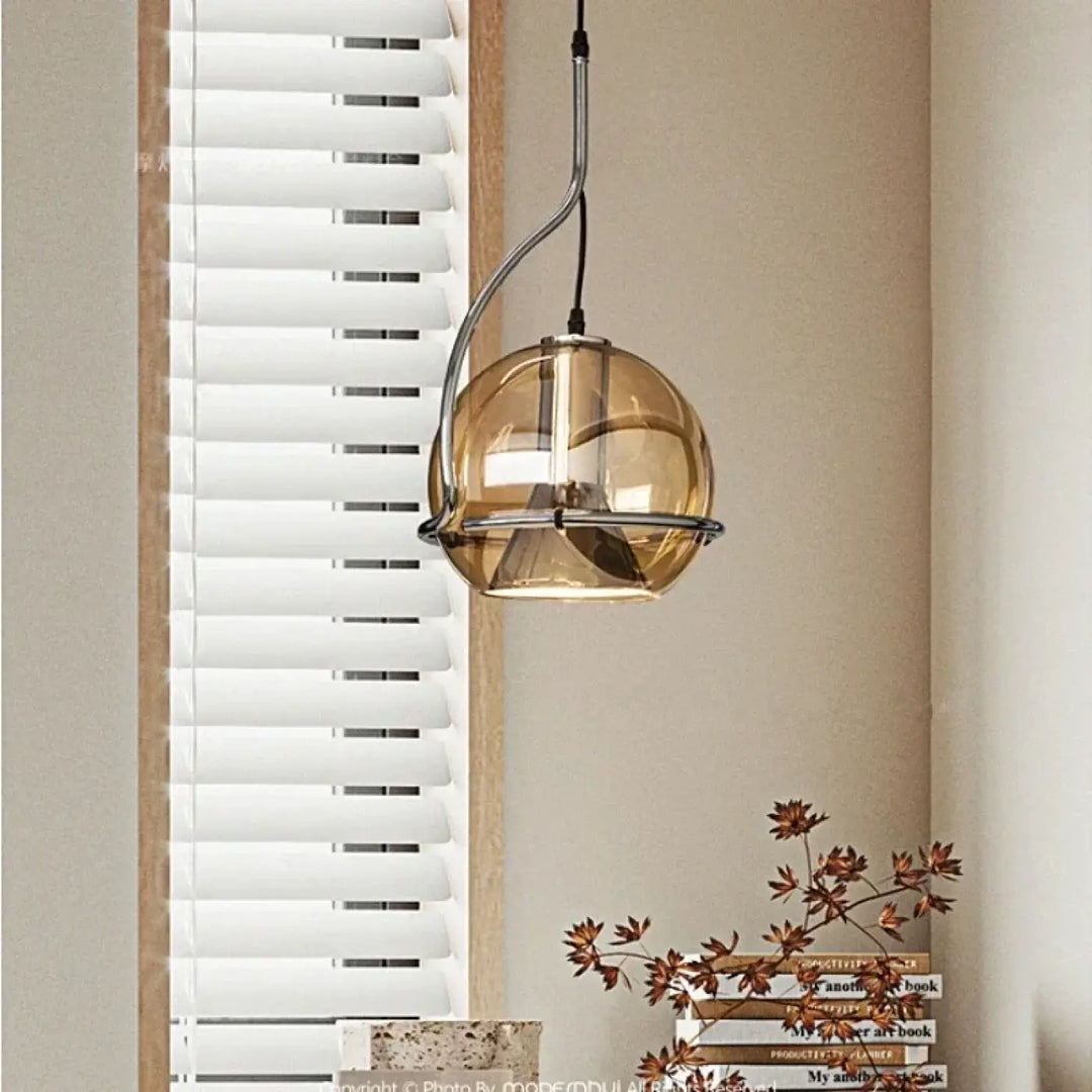 Suspension luminaire en boule de verre marron et spot LED argent

