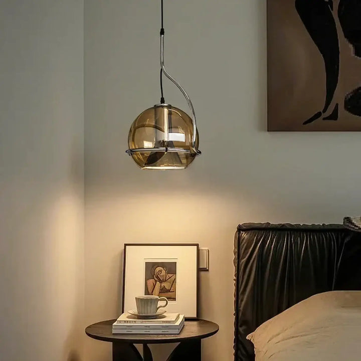 Suspension luminaire en boule de verre marron et spot LED argent

