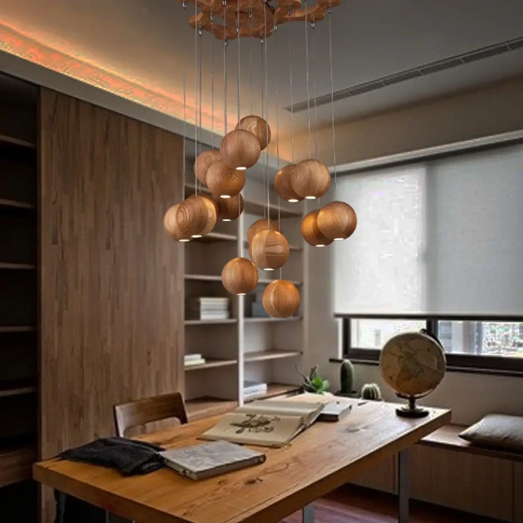 Suspension luminaire boules en bois marron au design naturel