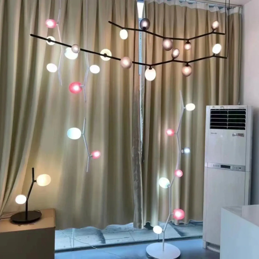 Suspension luminaire branche avec boules blanches moderne
