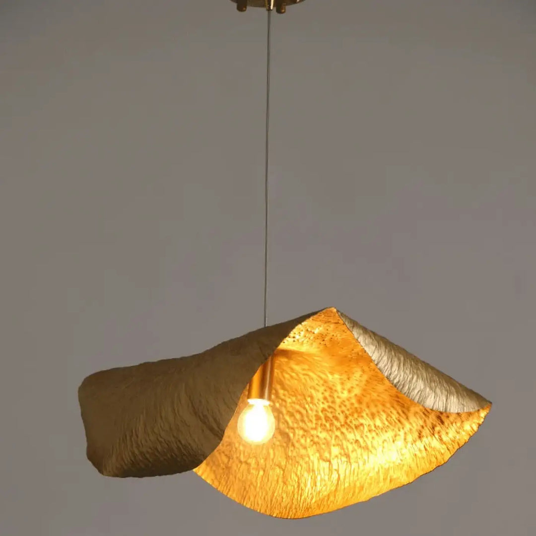 Suspension luminaire en bronze avec bords repliés raffiné