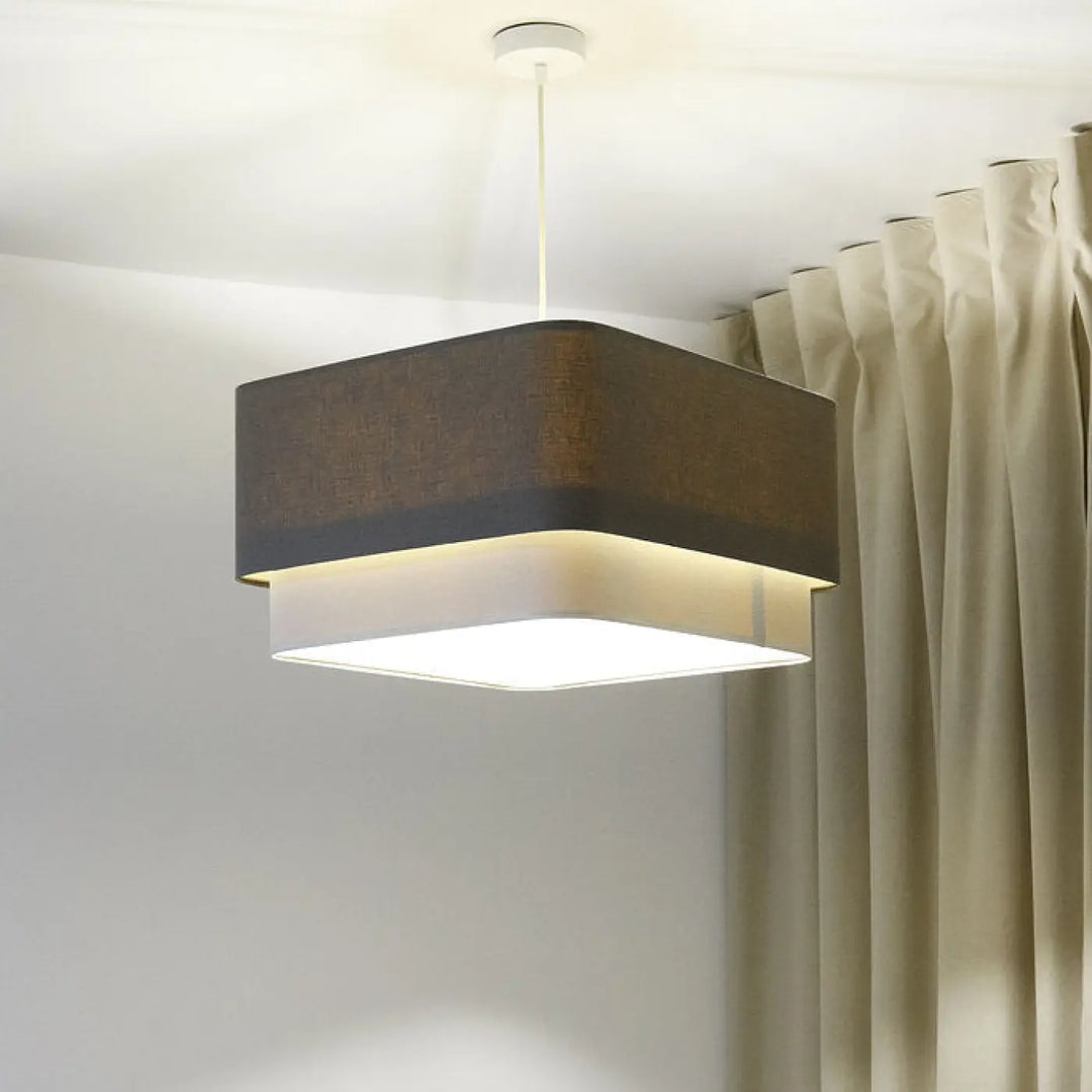 Suspension luminaire marron moderne avec abat-jour en tissu texturé et panneau intérieur blanc lumineux