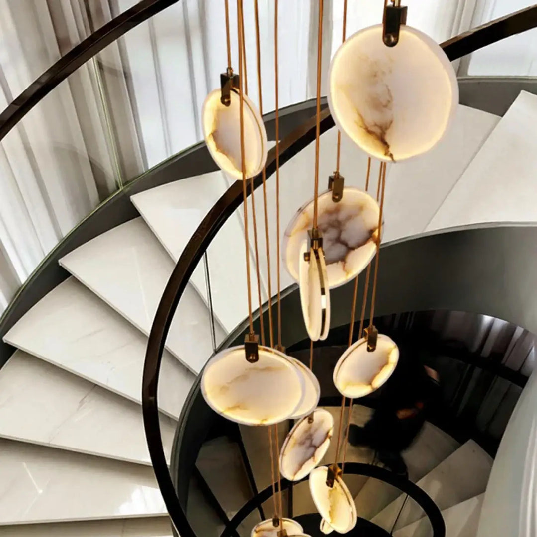 Suspension luminaire cascade en albâtre blanc élégant