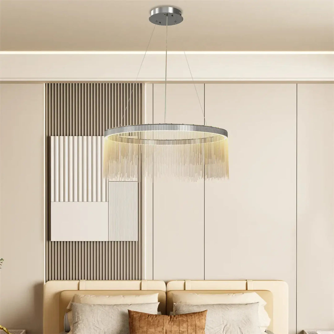 Suspension luminaire cercle avec chaînettes brillantes argentées
