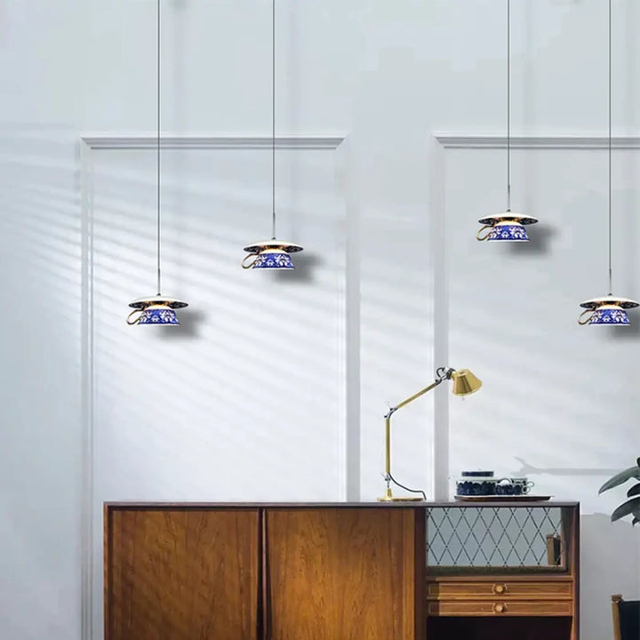 Suspension luminaire chinoise style tasse à fleurs bleues élégante