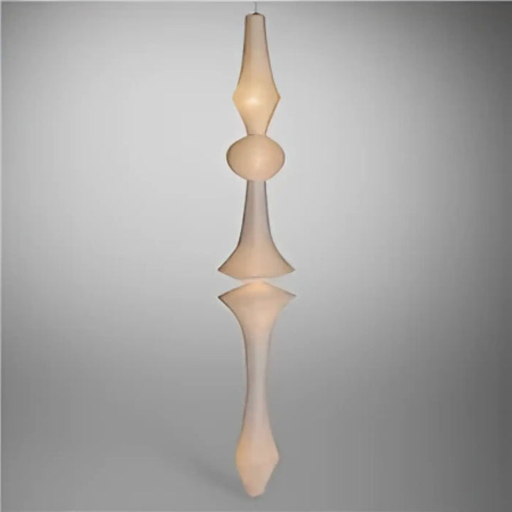 Finial décoratif en bois crème avec design effilé et surface polie pour suspension luminaire contemporaine auralis