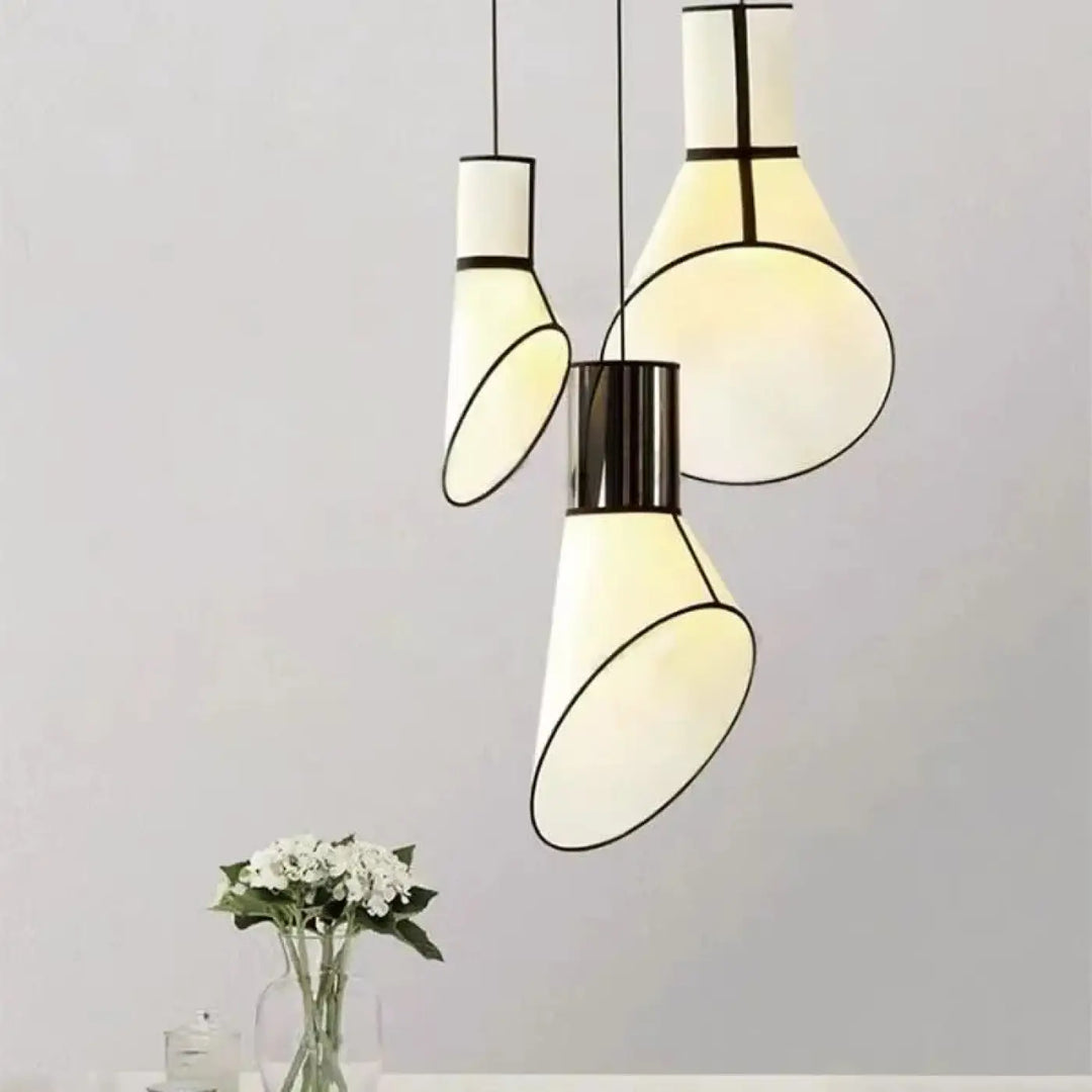 Suspension luminaire biazo avec abat-jours géométriques modernes blancs mats et accents métalliques noirs idéale pour horn standing floor lamp