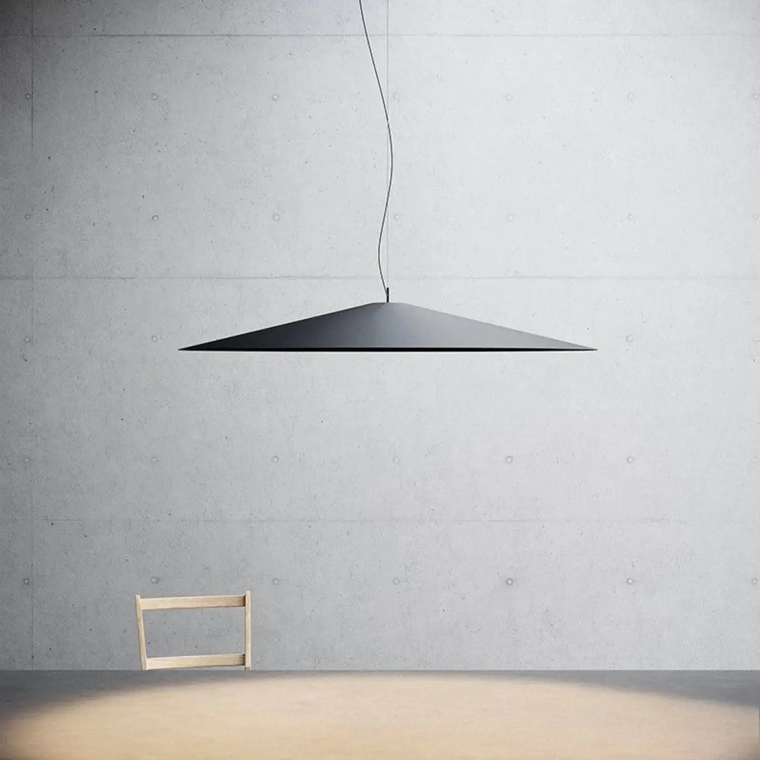 Suspension luminaire remah noir minimaliste en métal avec design conique suspendu par un cordon fin