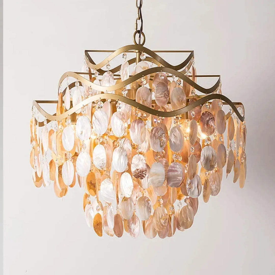 Suspension luminaire en coque naturelle finition dorée