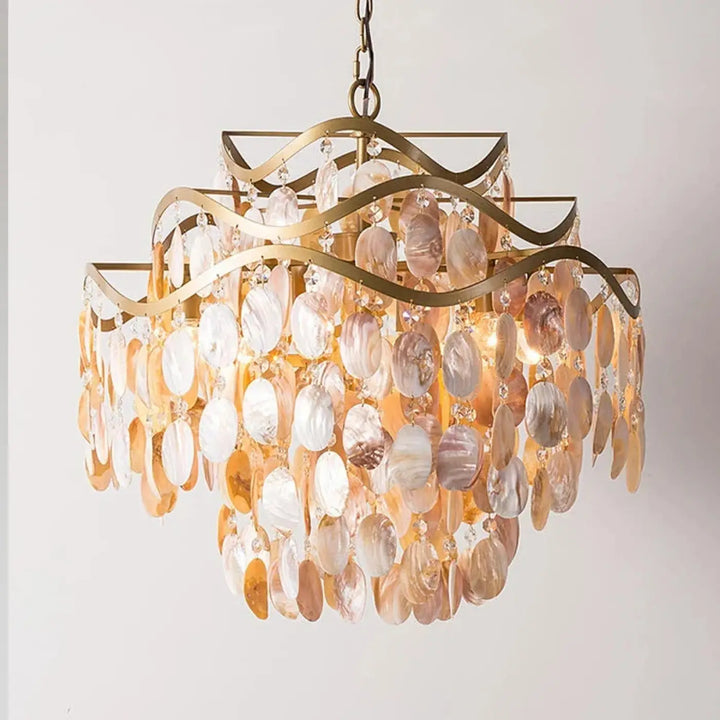 Suspension luminaire en coque naturelle finition dorée