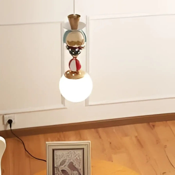 Suspension luminaire nik en métal finition laiton avec globe en verre blanc opaque pour luminaire décorative moderne