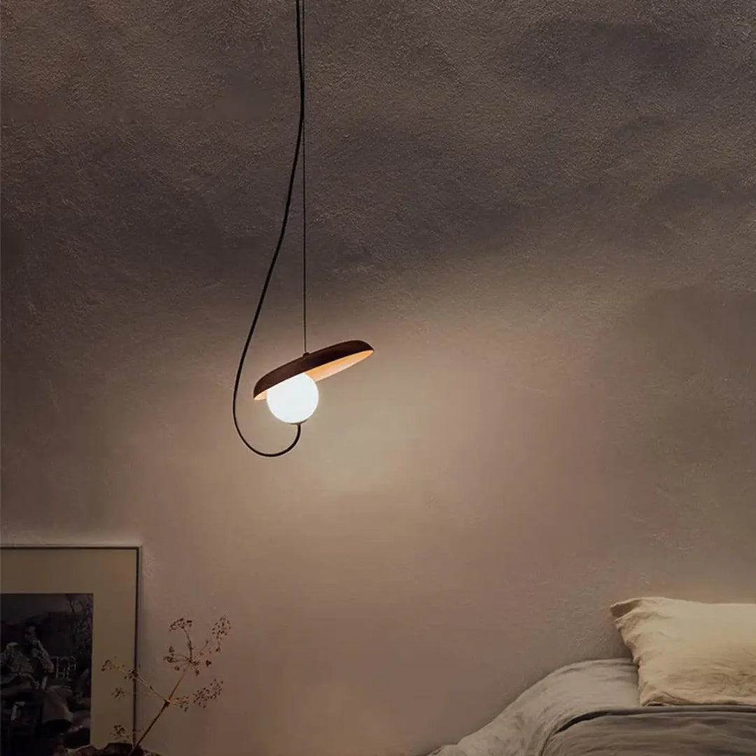 Suspension luminaire design aux formes modernes blanc noir rouge