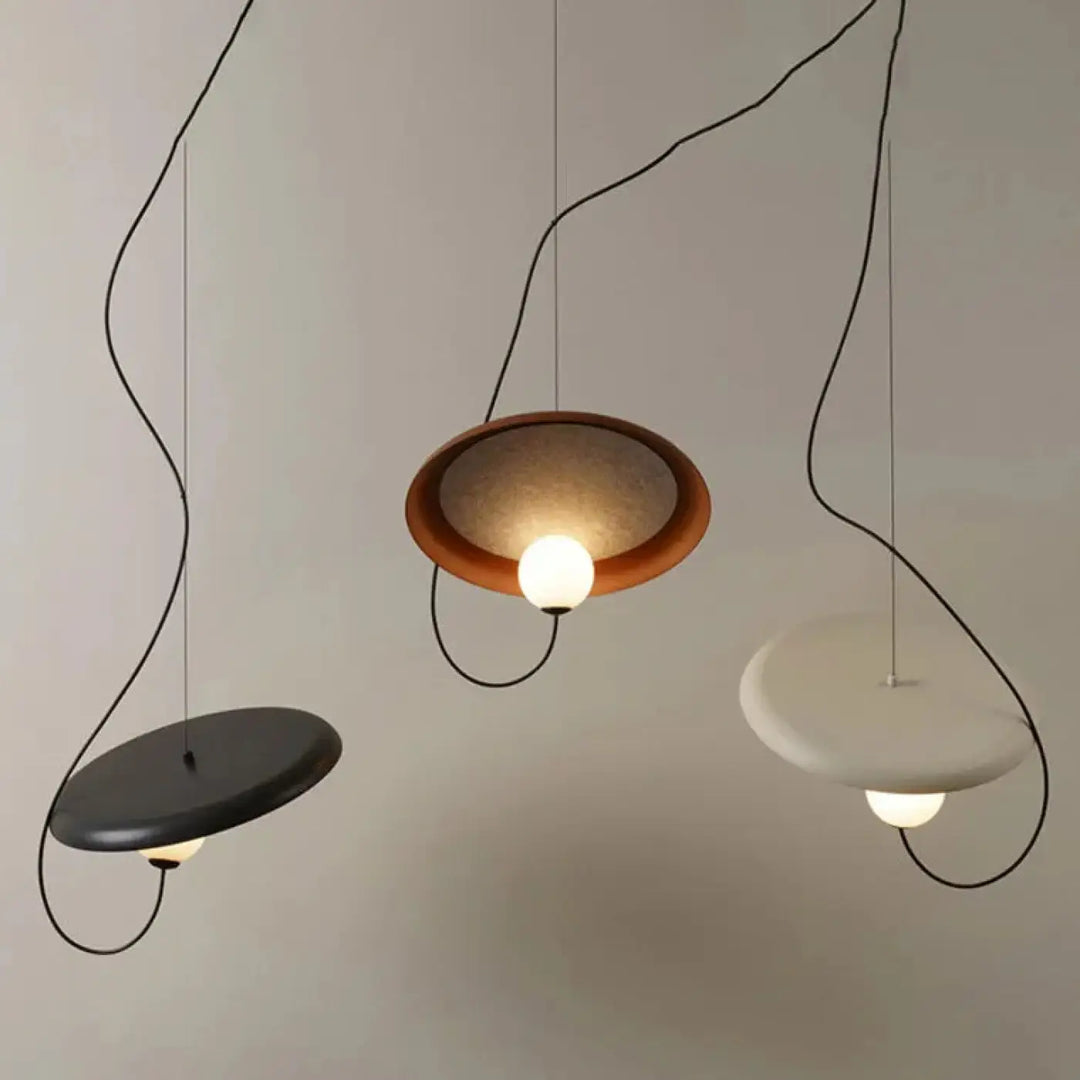 Suspension luminaire design aux formes modernes blanc noir rouge