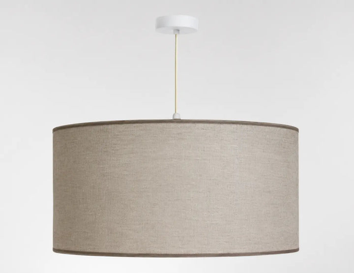 Suspension luminaire beige en lin avec monture de plafond blanche et cordon crème design boho élégant