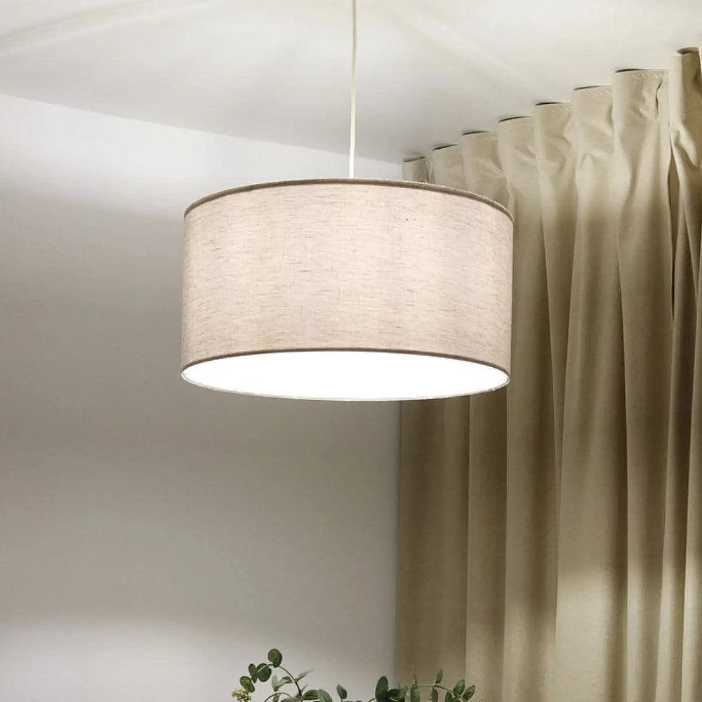 Suspension luminaire beige en lin avec doublure intérieure blanche au design drum boho crème élégante