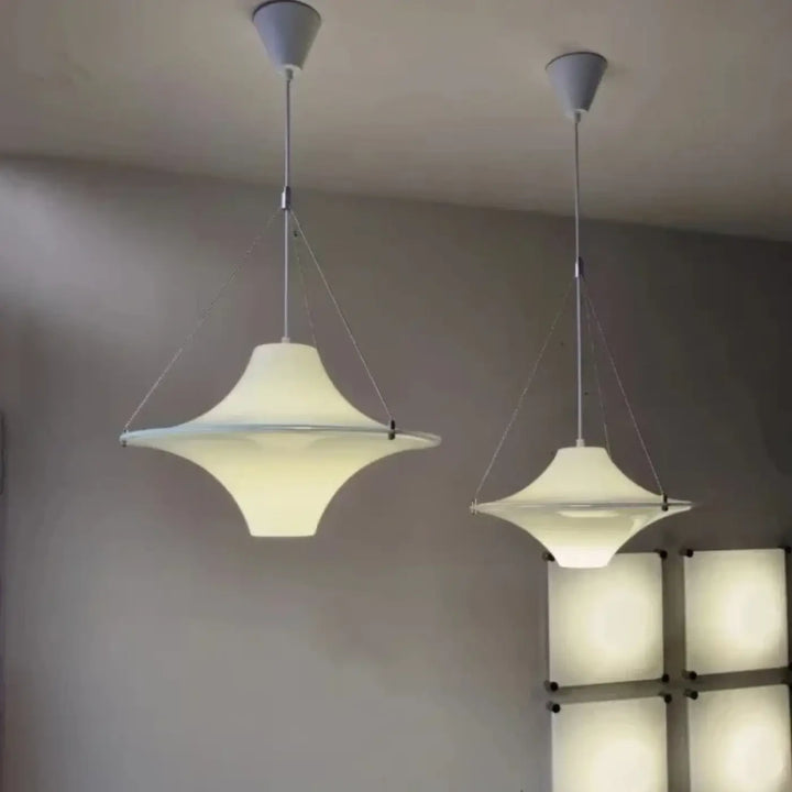 Suspension luminaire design blanc sculptural moderne et chic