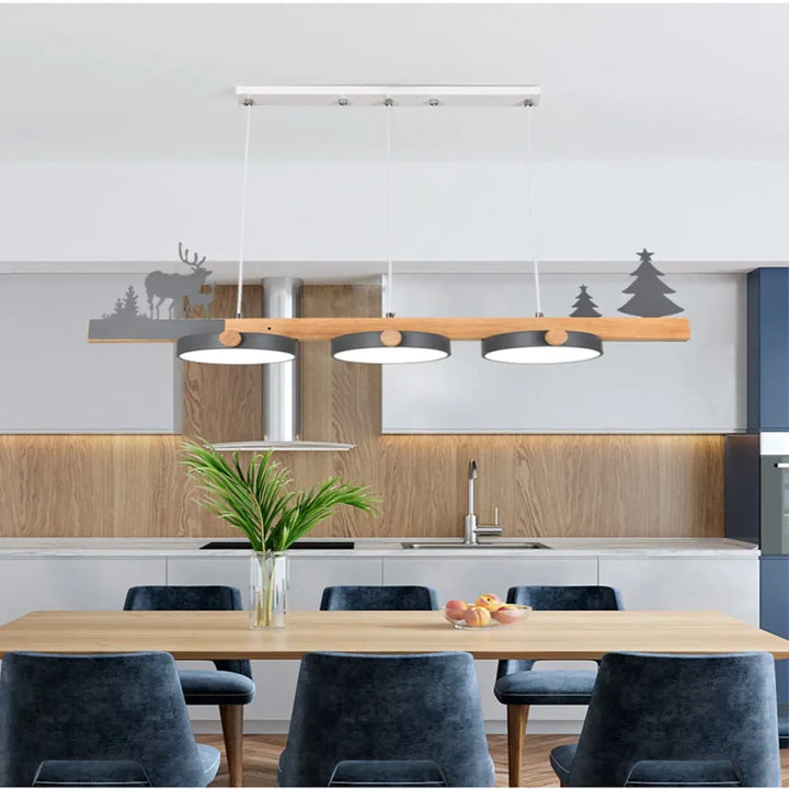 Suspension luminaire design en bois avec décor nature élégant