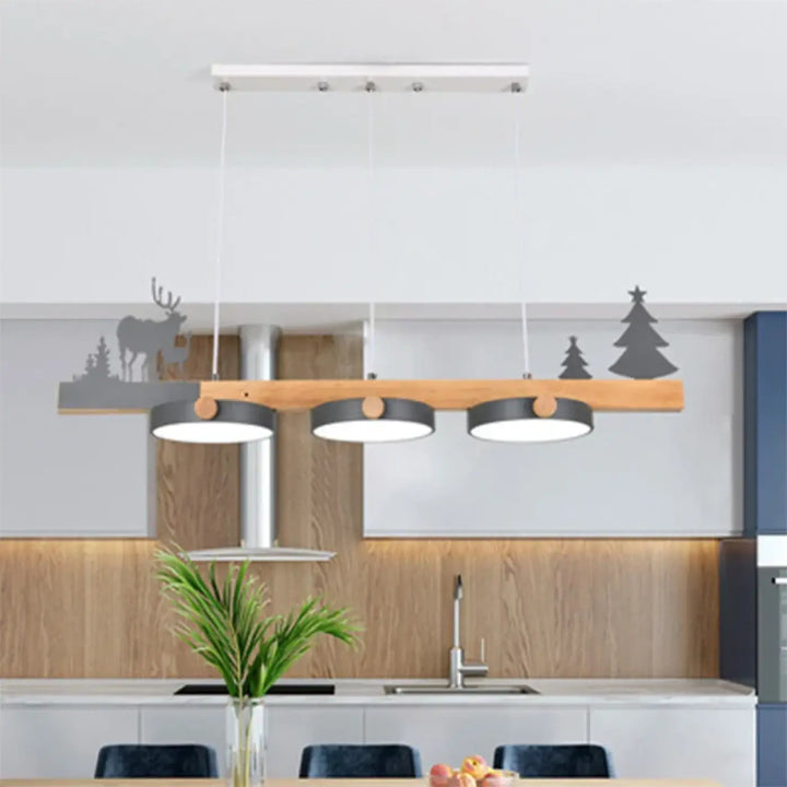 Suspension luminaire design en bois avec décor nature élégant
