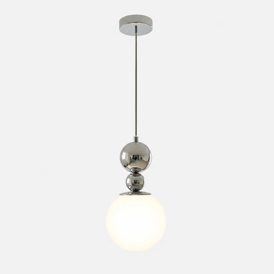Suspension luminaire venusia chrome avec verre opalin sphérique et sphères métalliques empilées design moderne
