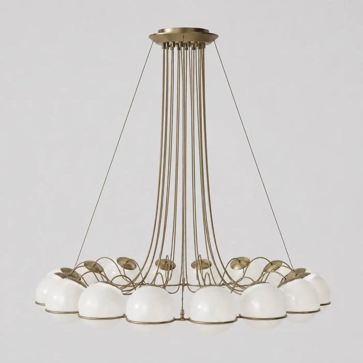 Suspension luminaire cloudis en laiton moderne avec globes en verre opalin blanc suspendus par tiges métalliques fines