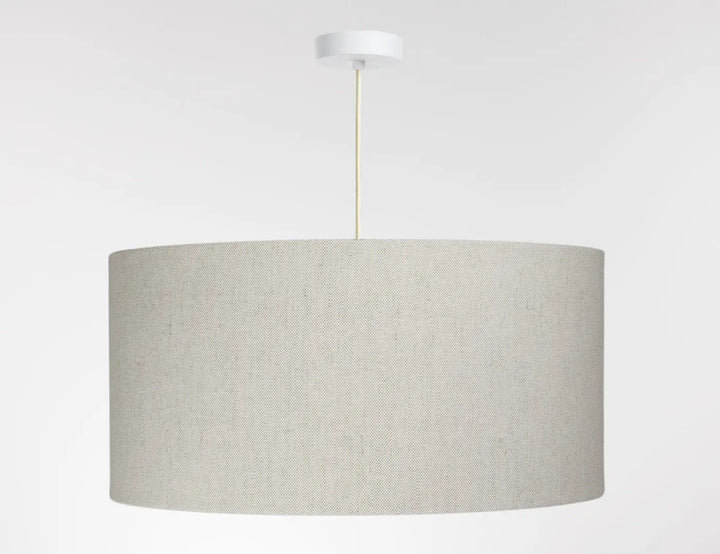 Suspension luminaire boho linen crème en lin beige avec support plafond blanc et chaîne dorée de design élégant