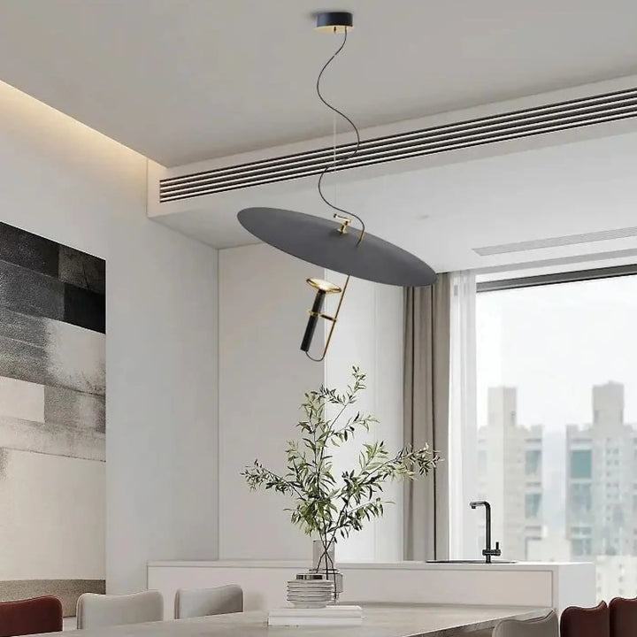 Suspension luminaire fimeo lampe suspendue noire moderne avec design courbé et accents dorés élégants