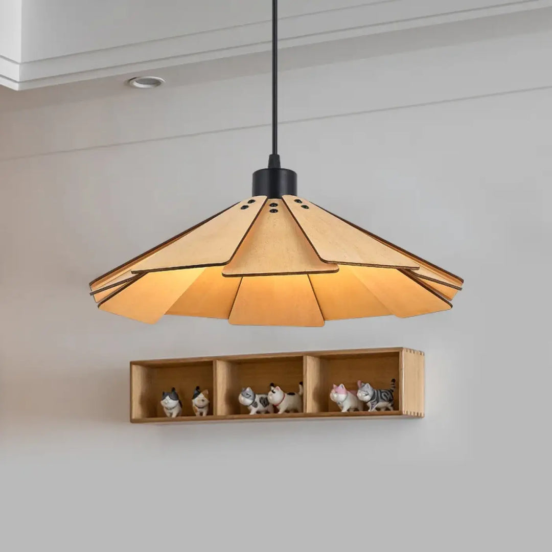 La suspension luminaire design épuré en bois naturel beige et marron