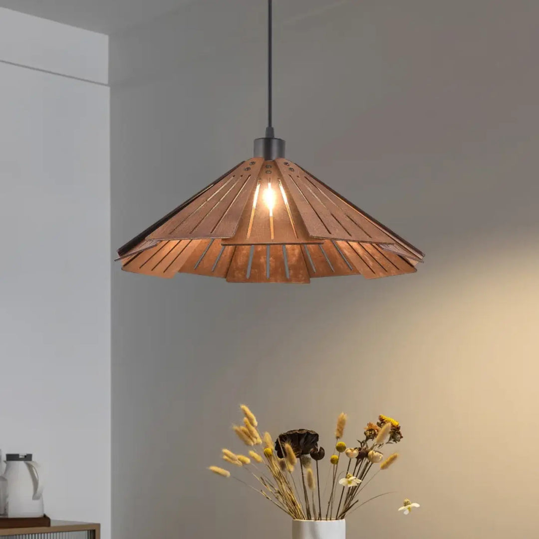 La suspension luminaire design épuré en bois naturel beige et marron