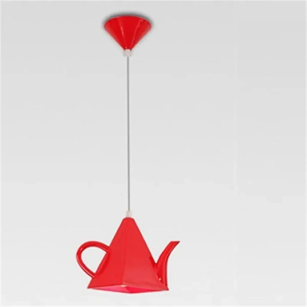 Suspension luminaire aroma rouge en forme d arrosoir géométrique design original pour touche d originalité