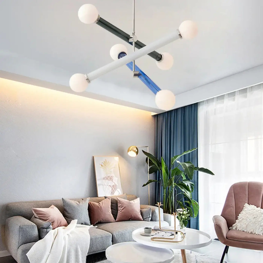 Suspension luminaire equis avec design luminaire géométrique moderne en bras métalliques noirs bleus argentés et ampoules blanches sphériques