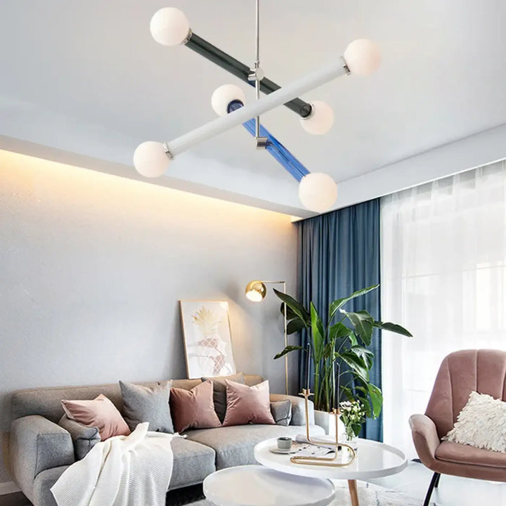 Suspension luminaire equis avec design luminaire géométrique moderne en bras métalliques noirs bleus argentés et ampoules blanches sphériques