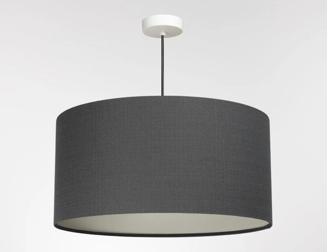 Suspension luminaire design graphite en tissu texturé gris foncé avec doublure intérieure blanche pour intérieur contemporain