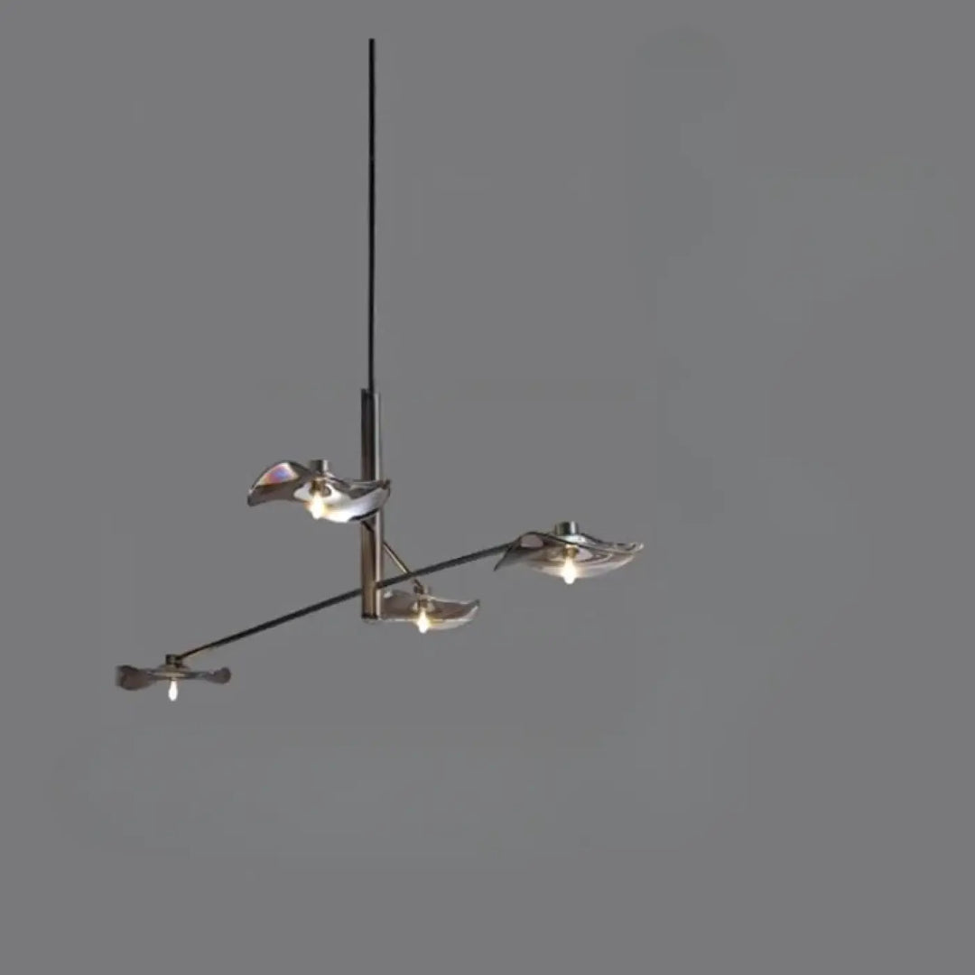 Suspension luminaire vetros avec trois abat-jours métalliques feuilles suspendus à une tige noire minimaliste moderne