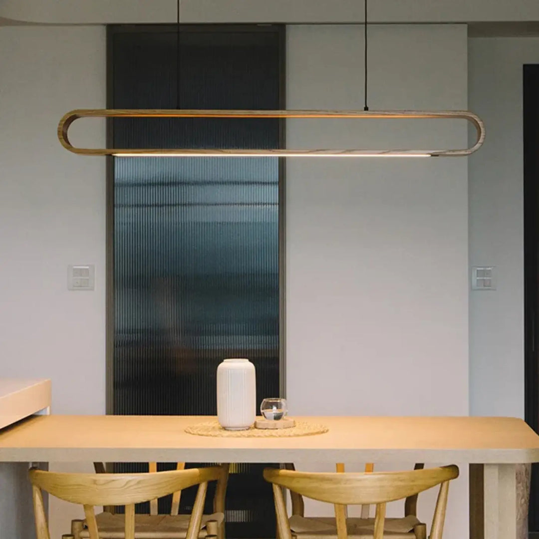 Suspension luminaire design linéaire en bois naturel élégant