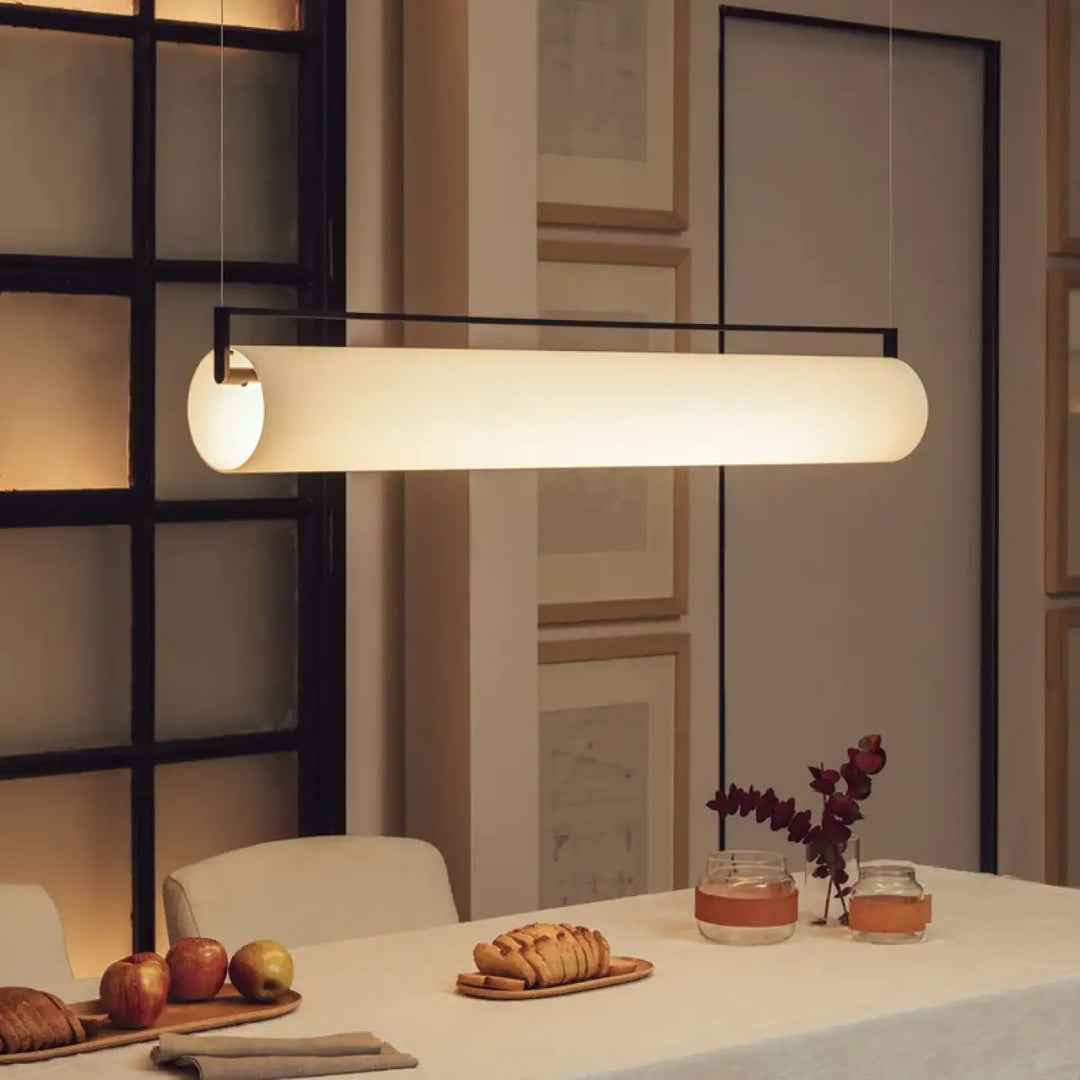 Modern suspension luminaire elia avec cylindre lumineux en métal noir et diffuseur cylindrique blanc cassé minimaliste