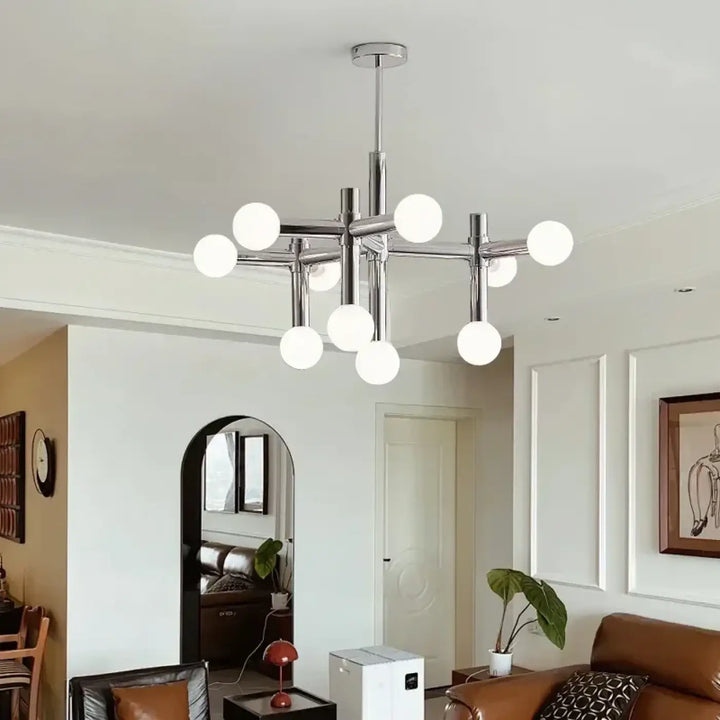 Suspension luminaire moderne keiny en chrome avec plusieurs globes en verre blanc sphériques