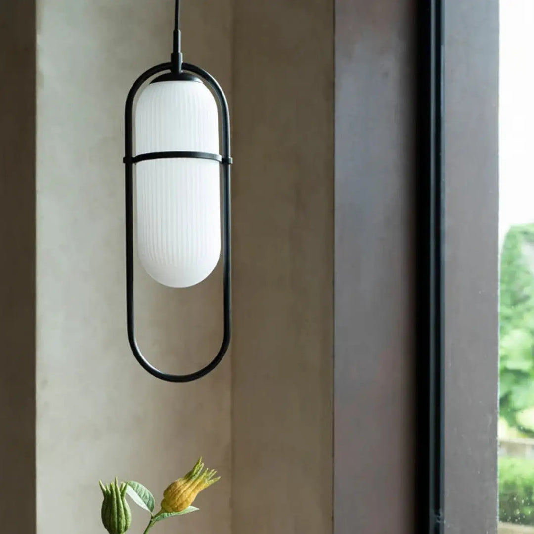 Suspension luminaire design moderne en métal doré et verre blanc

