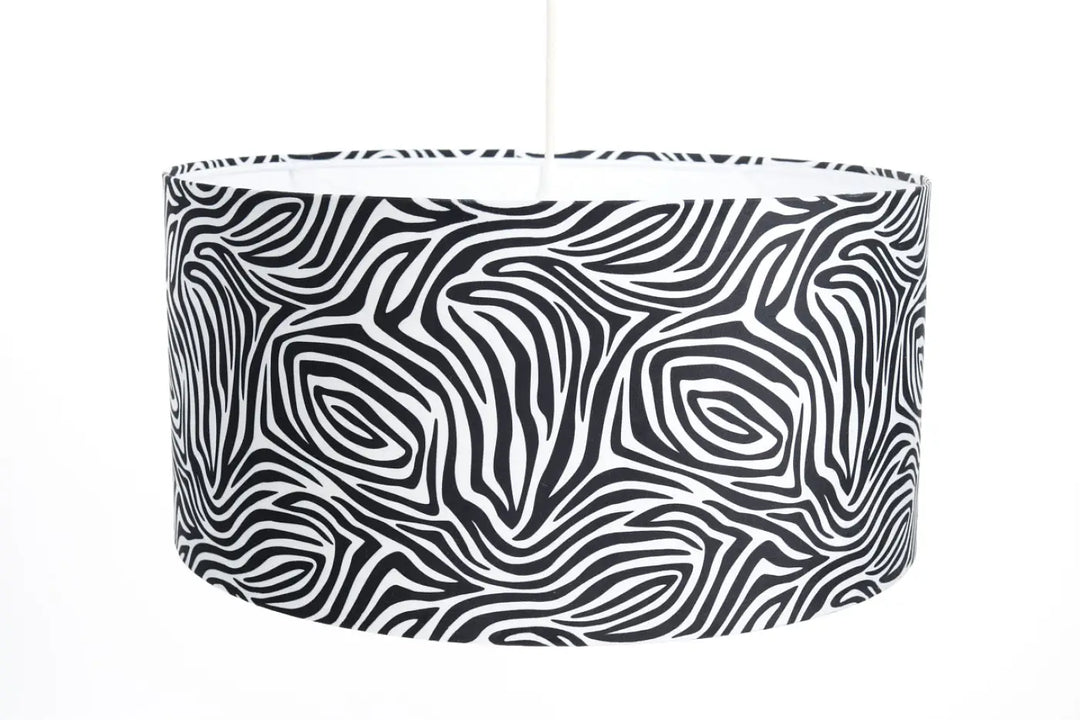 Suspension luminaire safari noir blanc avec abat-jour tambour en motif zèbre noir et blanc motif zèbre