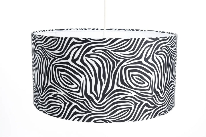Suspension luminaire safari noir blanc avec abat-jour tambour en motif zèbre noir et blanc motif zèbre