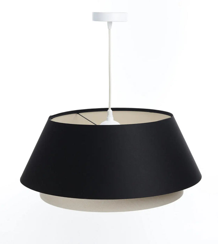 Suspension luminaire noir conique avec montage plafond blanc et intérieur ivoire pour un design luminaire noir élégant