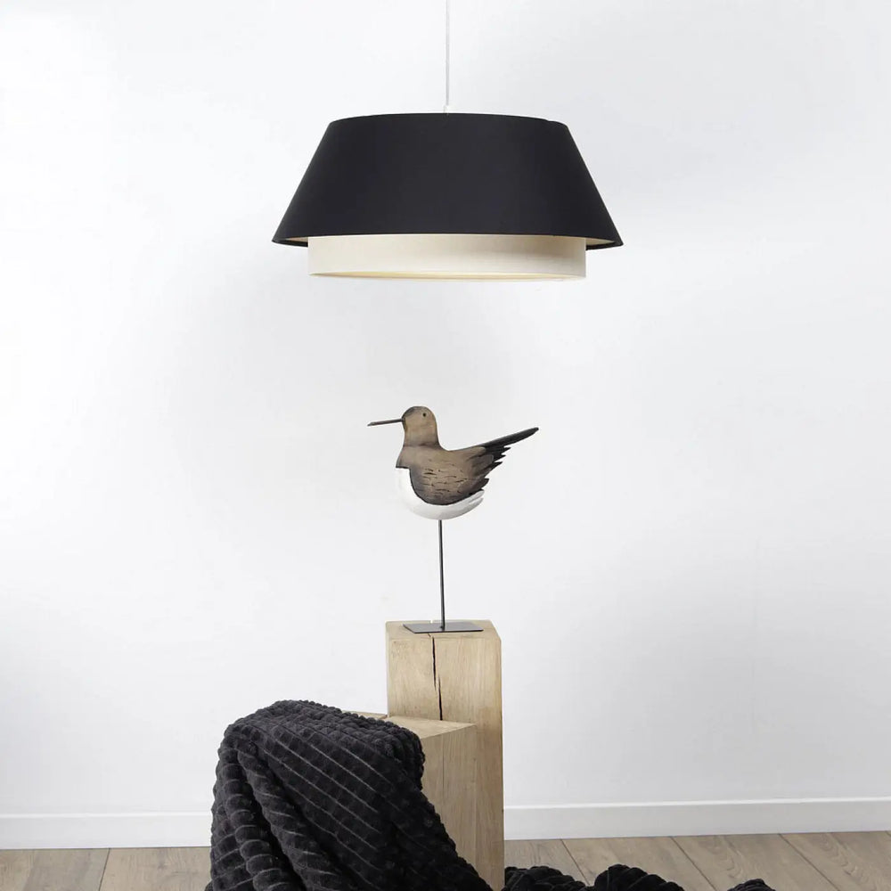Suspension luminaire sensei noir à deux niveaux noir et crème avec un design luminaire design noir moderne et épuré