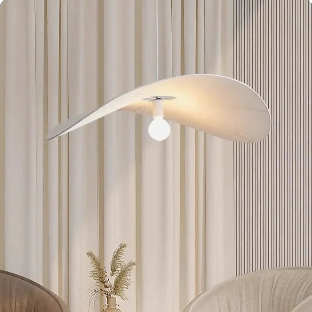 Suspension design organique blanche sculptural élégant